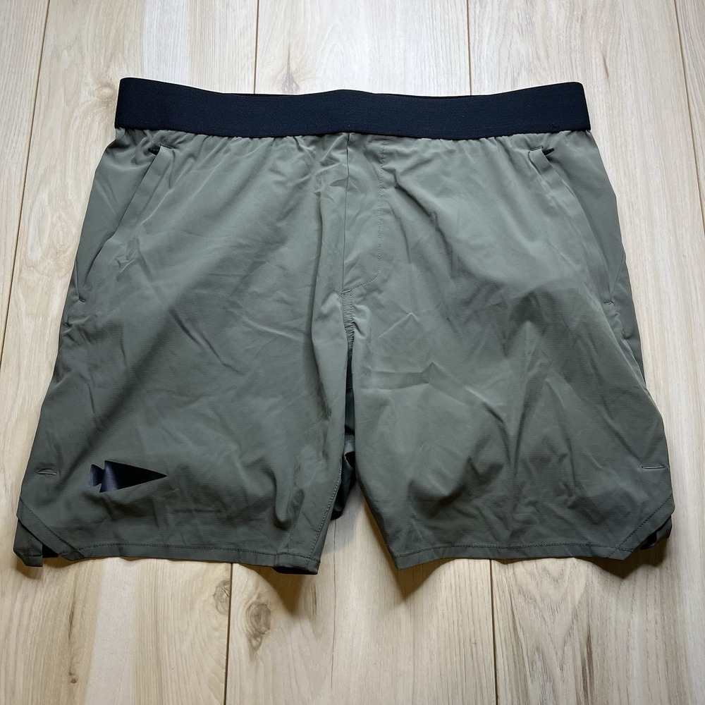 Men’s Ten Thousand Shorts L in Olive Green with Black Waistband